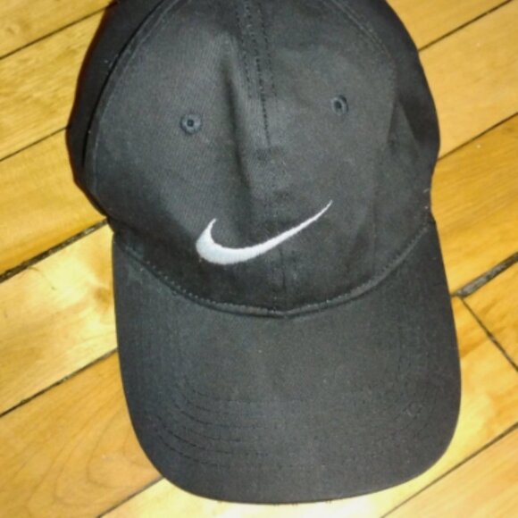 Nike Kids Black Adjustable Baseball Cap 57cm - Picture 1 of 3